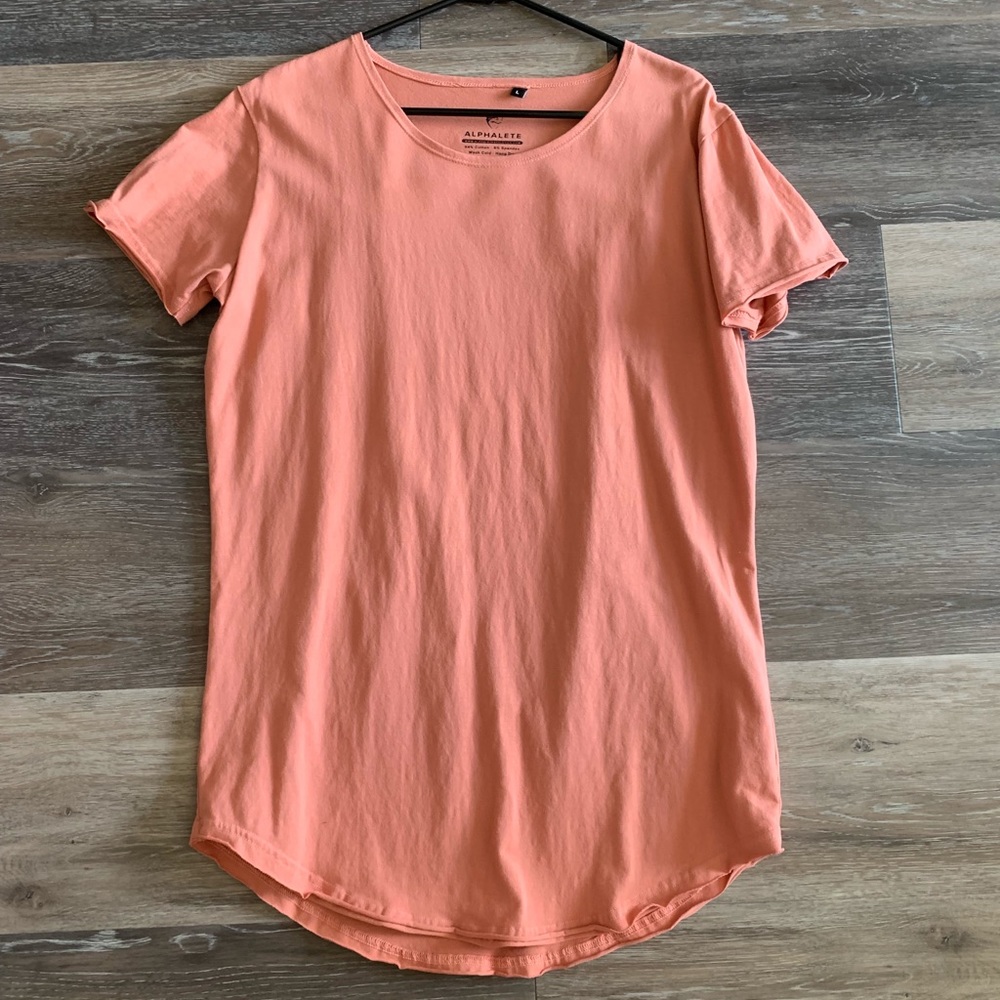 Alphalete Scoop Neck Short Sleeve Tee - Coral